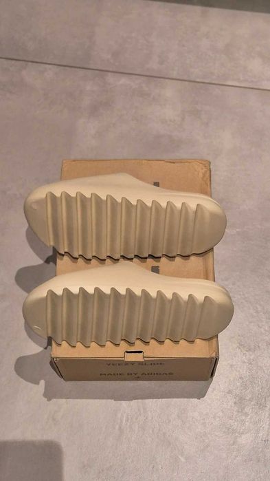 adidas Yeezy Slide R.46