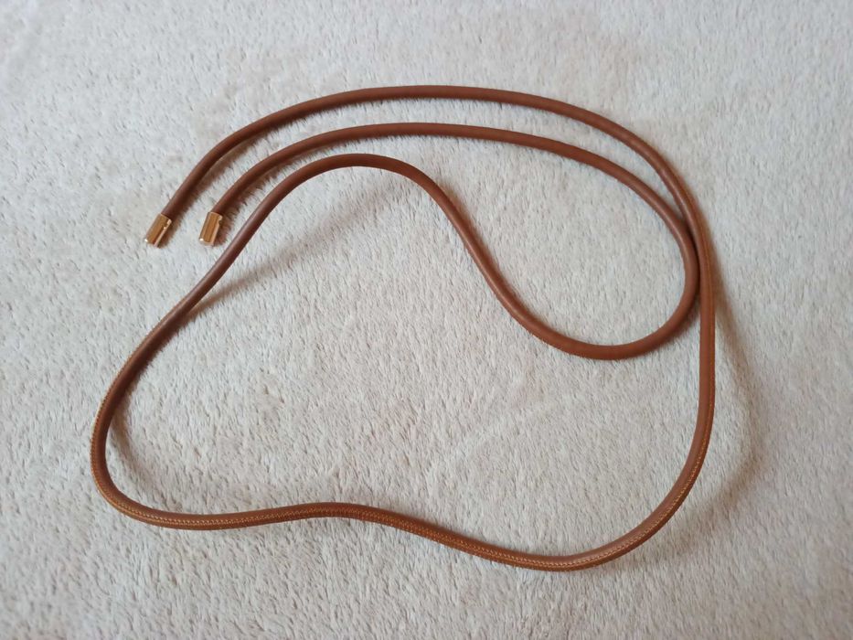 Щільний пояс шнурок, пояс мотузка, веревка, пасок, кнут. є кольори