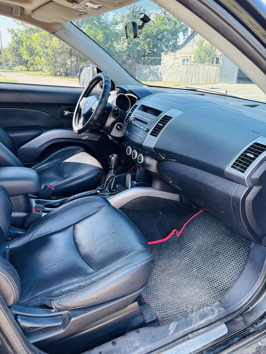Mitsubishi Outlander XL