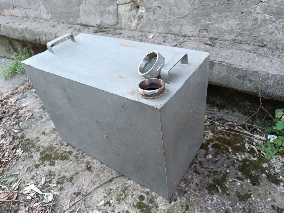 Продам канистру из нержавейки для топлива 40 л