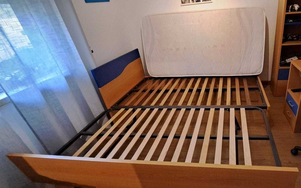 Cama individual 100x200cm com gavetão de cor faia