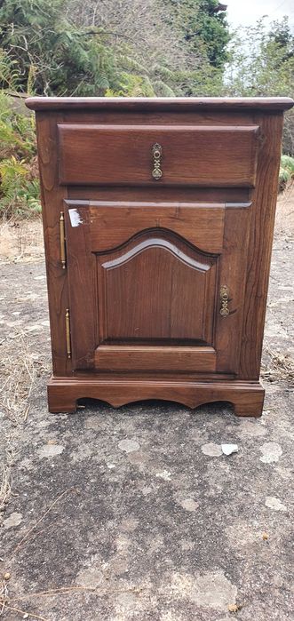mesinhas com porta e gaveta