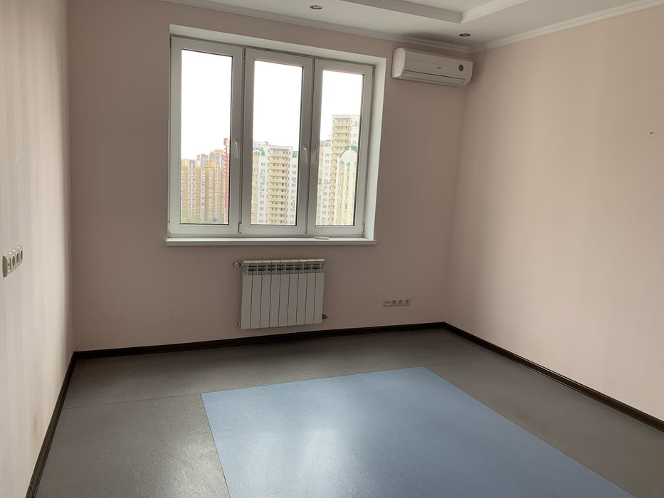 Дніпровська наб, 19А, 85м.кв. офіс (ж.ф.).