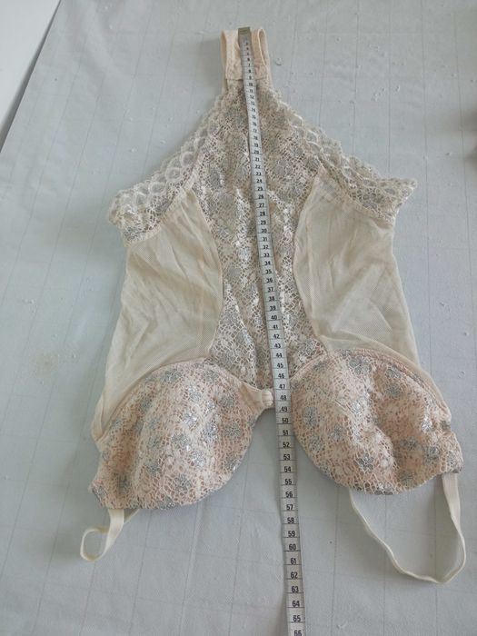 Piękne seksowne body koronkowe r 80B