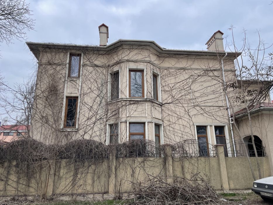 Дом 960м2 9 фонтана