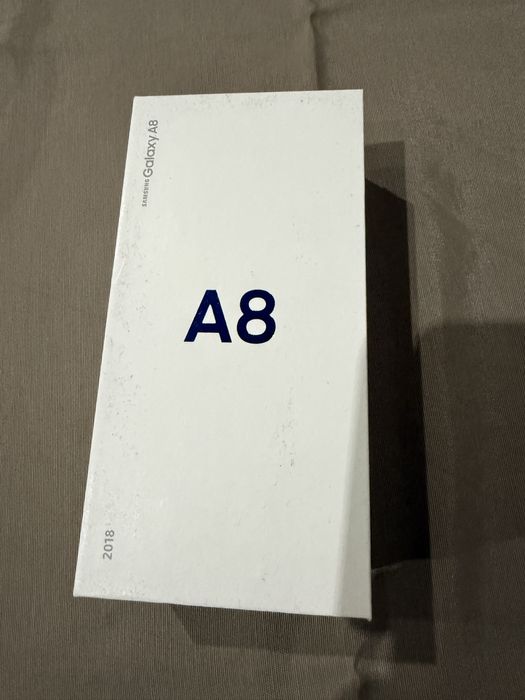 Smartphone SAMSUNG Galaxy A8 2018 (5.6'' - 4 GB - 32 GB - Preto)