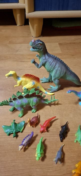 Игрушки динозавры фигурки