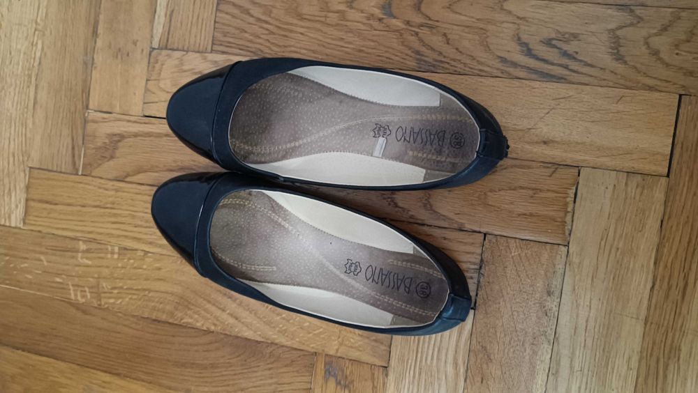 Używane czarne balerinki