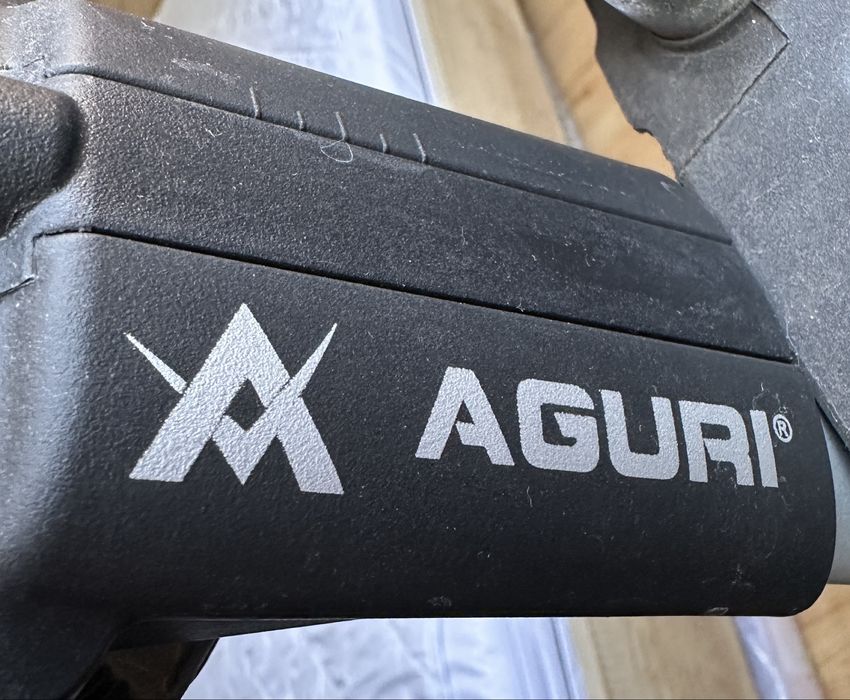 Bagażnik rowerowy na dach samochodu.