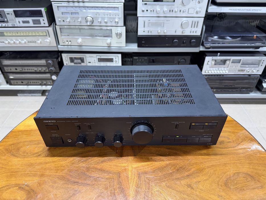 Wzmacniacz Onkyo A-8230 Audio Room