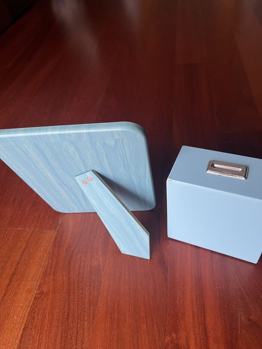 Conjunto moldura e mealheiro em prata, para menino