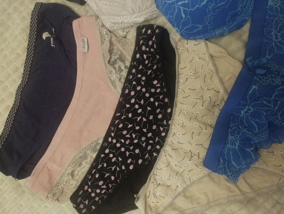 Білизна жіноча  та бюстики