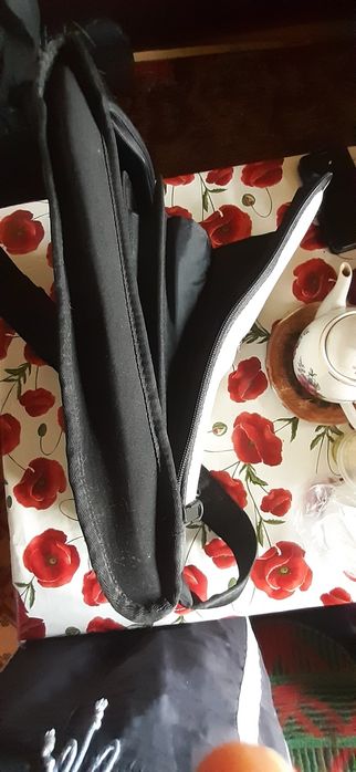 Планшет - сумка для ноутбука новый с тремя отделами  одной лямкой на.