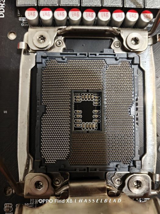 Продам материнську плату lga2011-0