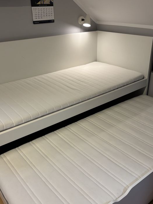 IKEA Łóżko podwójne z łóżkiem wysuwanym i materacami