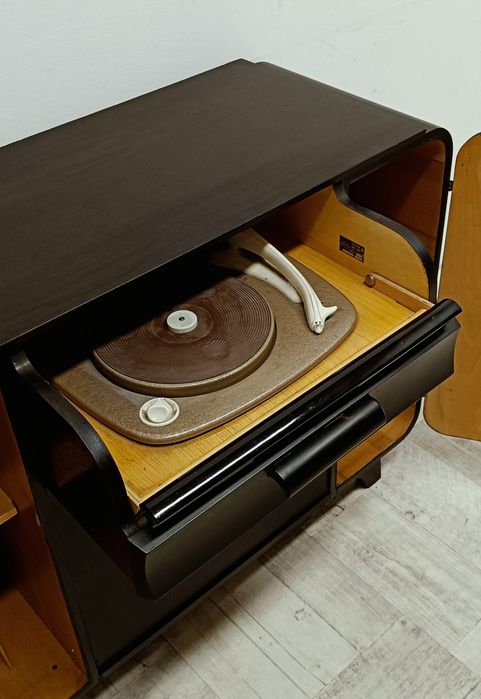 szafka gramofon adapter Halabala Czechoslowacja lata 60-te design