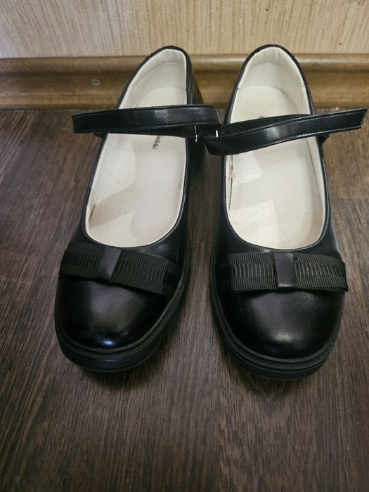 Туфлі шкіряні для дівчинки 34 LC waikiki