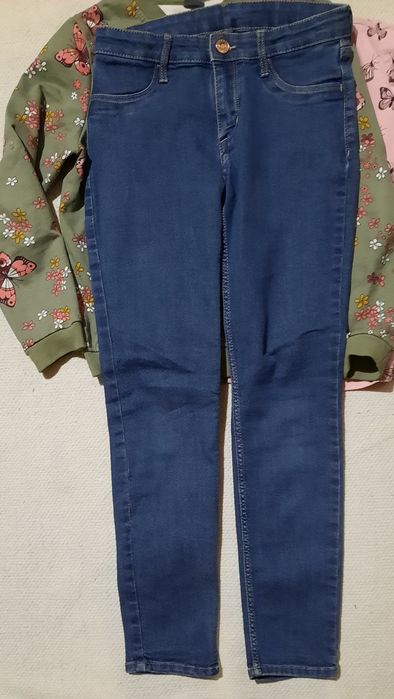 Zestaw ubranek dla dziewczynki roz. 134-140