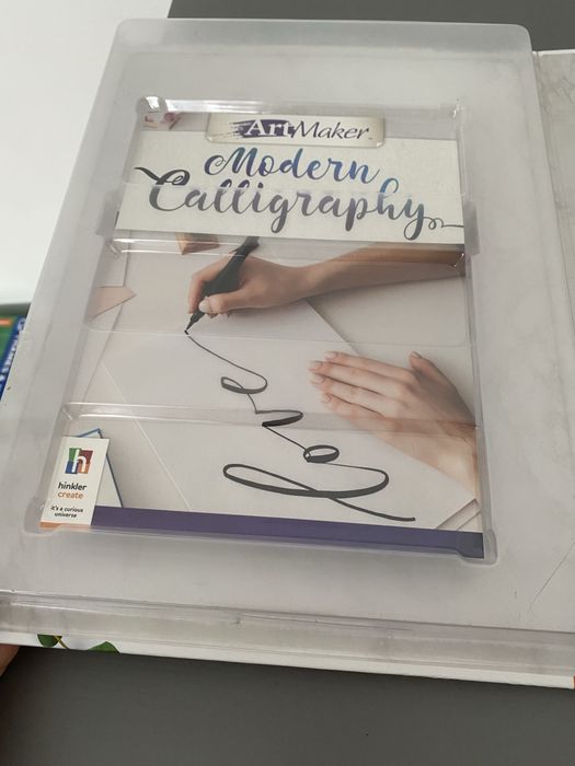 Nowoczesny zestaw do kaligrafii