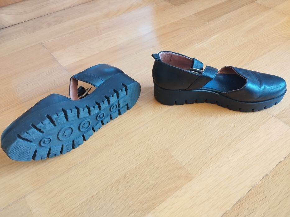 Sapatos pretos em pele tamanho 37