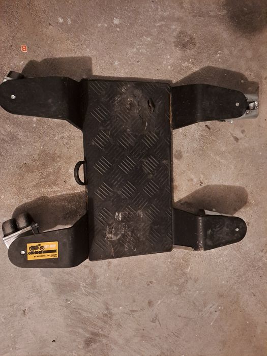 Suporte para estacionar motociclos