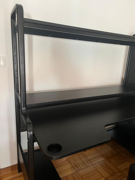 Vendo 2 secretárias FREDDE IKEA