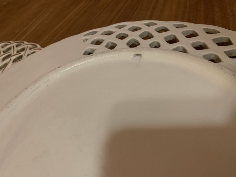 Pratos decorativos em pasta de cerâmica