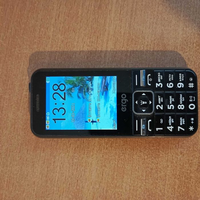Кнопочный телефон ergo e281