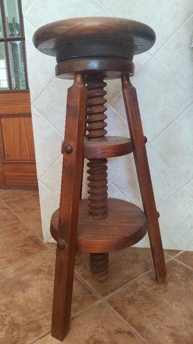 Banco de bar elevatório