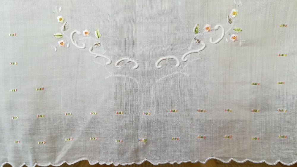 Toalha bordado da Madeira em cambraia, antiga, 1.40 x 1.40m