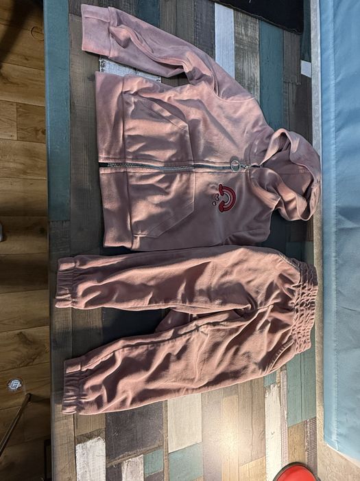 Велюровий костюм на дівчинку