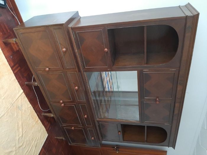 Móvel Cristaleira em madeira maciça artigo colecção