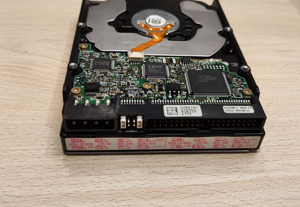 Dysk twardy IBM Deskstar  61 GB (model IC35L060AVVA07-0 sprawny