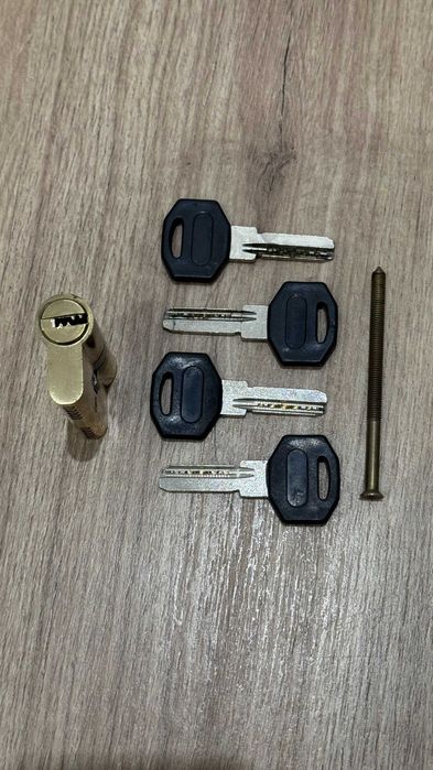 canhão de fechadura 60mm com 4 chaves