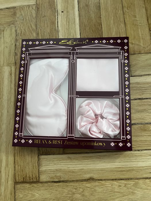 Zestaw upominkowy + masażer do twarzy