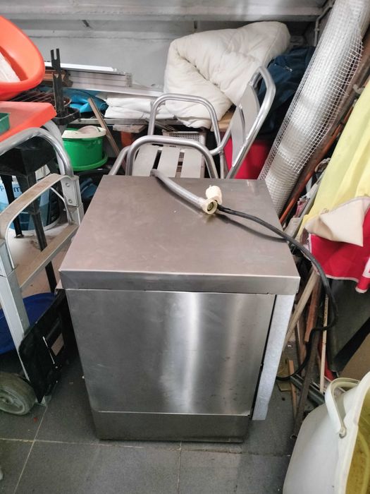 Maquina de lavar chavenas e copos