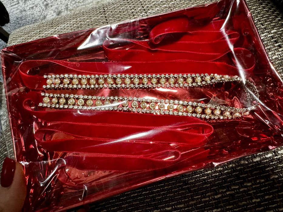 Красная лента на свадьбу