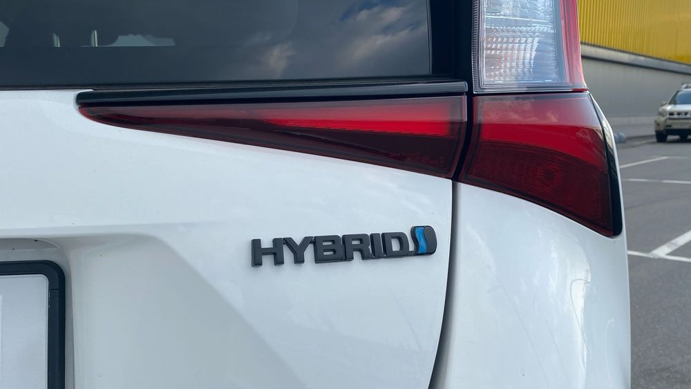 Toyota Prius Hybrid 2020 AWD 4x4