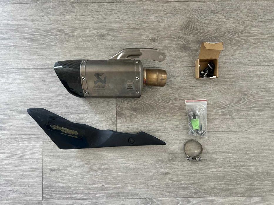 ESCAPE AKRAPOVIC