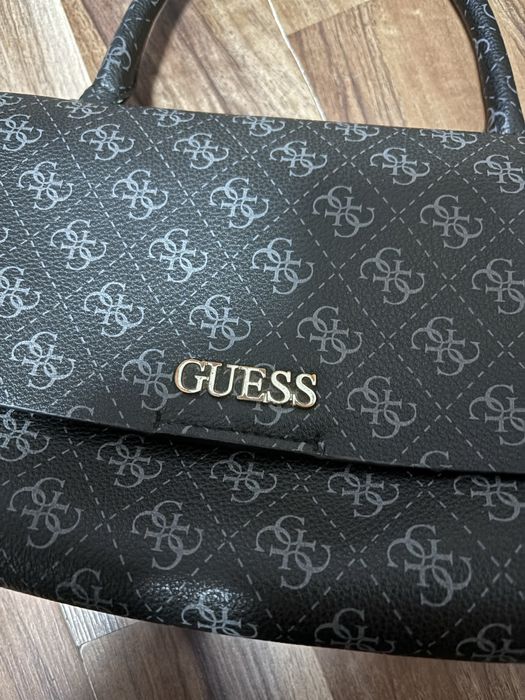 Torebka skórzana guess do ręki