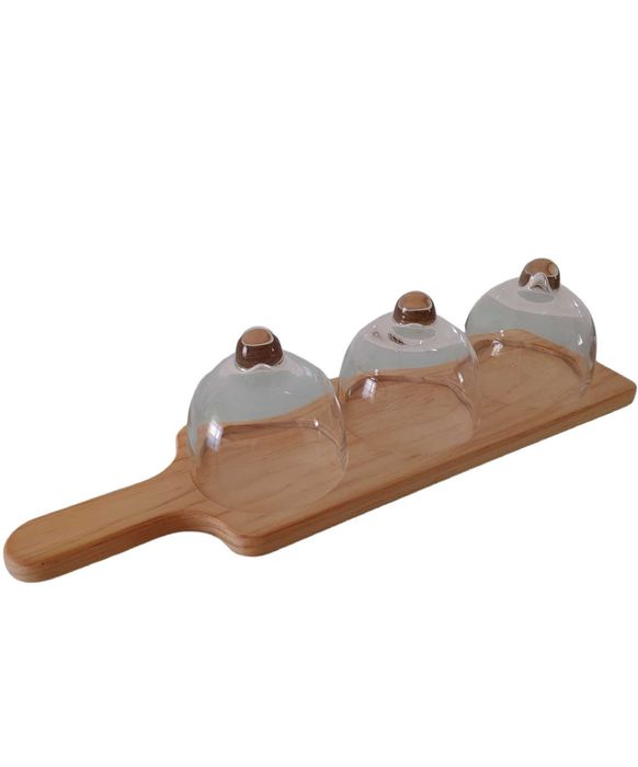 Tábua de madeira com 3 campânulas