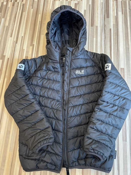 Весенне осенняя куртка Jack Wolfskin Состояние новой Рост 152