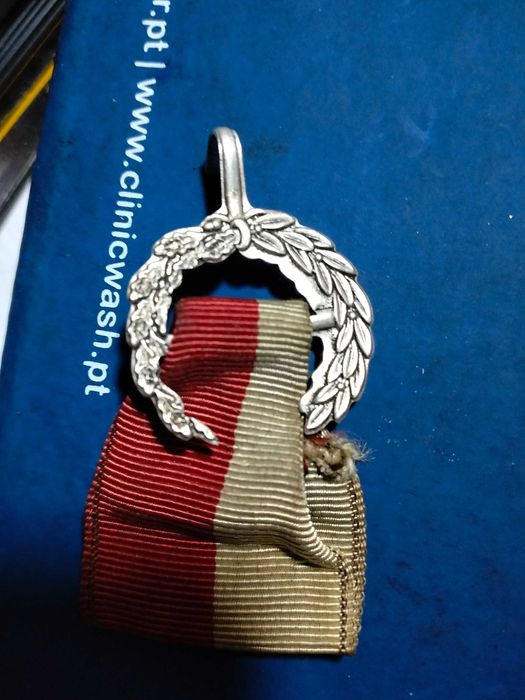 Medalha crachá da ordem da coroa