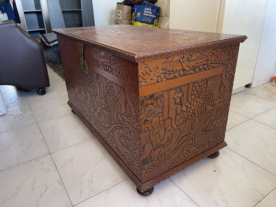 Baú/Arca antiga de madeira Oriental (vintage)