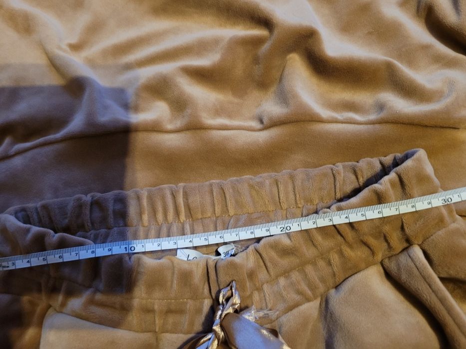 Komplet dresowy  z aksamitu  M