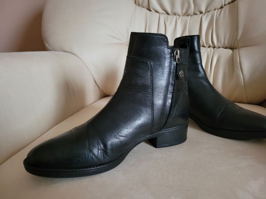 Жіночі шкіряні черевики Geox