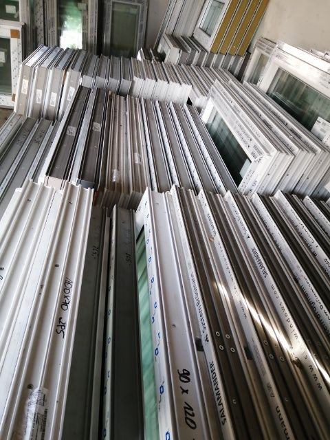 Sprzedam okno pcv nowe wys 70 szer 70 uchylno-rozwierne. TANIO .