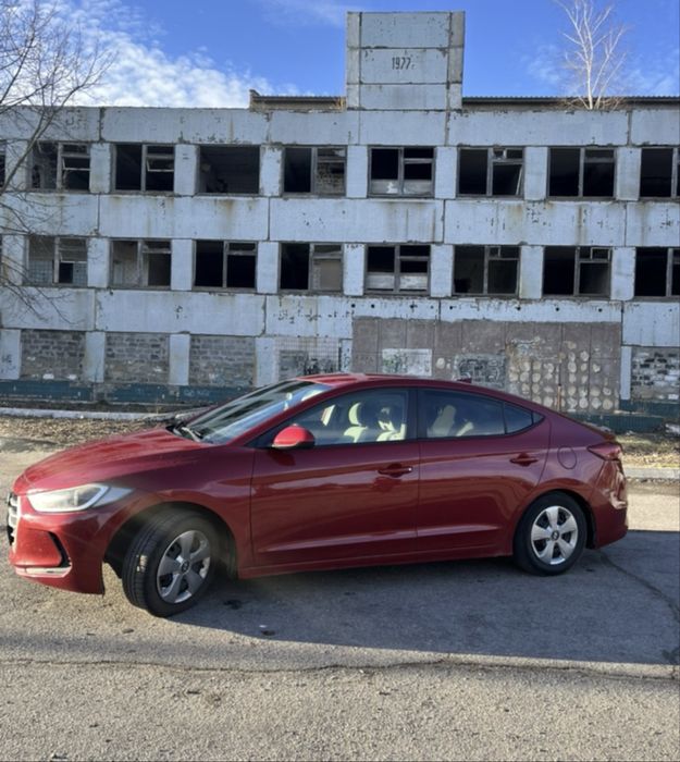 Elantra Hyundai продам