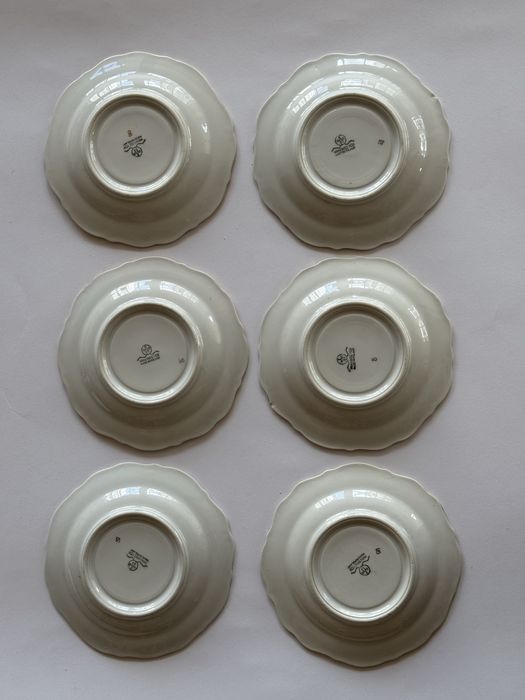 Wałbrzych serwis porcelanowy 6-osobowy Porcelana PRL kwiatki