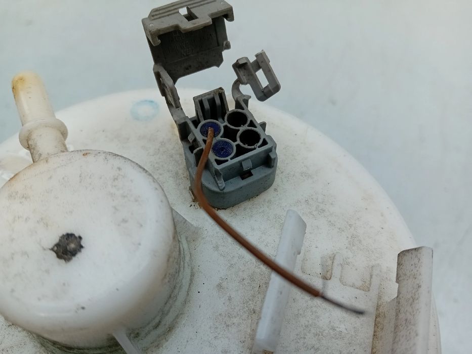 Bomba de combustível KIA Carens IV